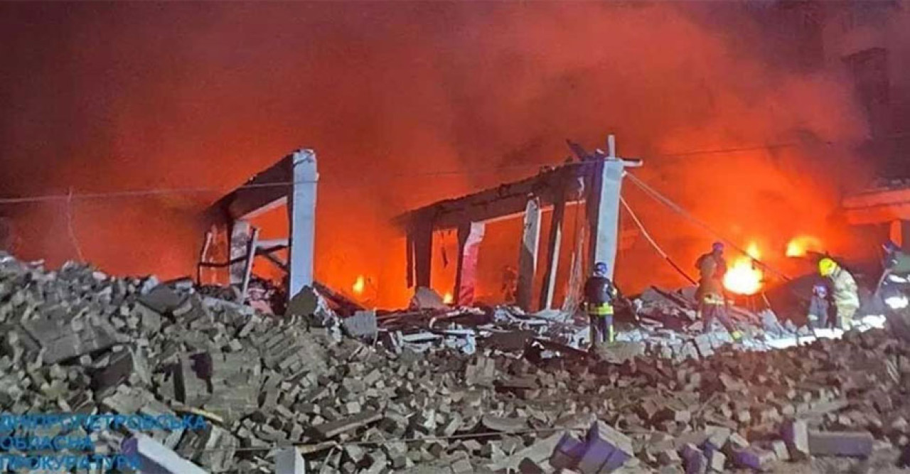 দনিপ্রোর আবাসিক ভবনে রাশিয়ার ক্ষেপনাস্ত্র হামলায় আহত ৫