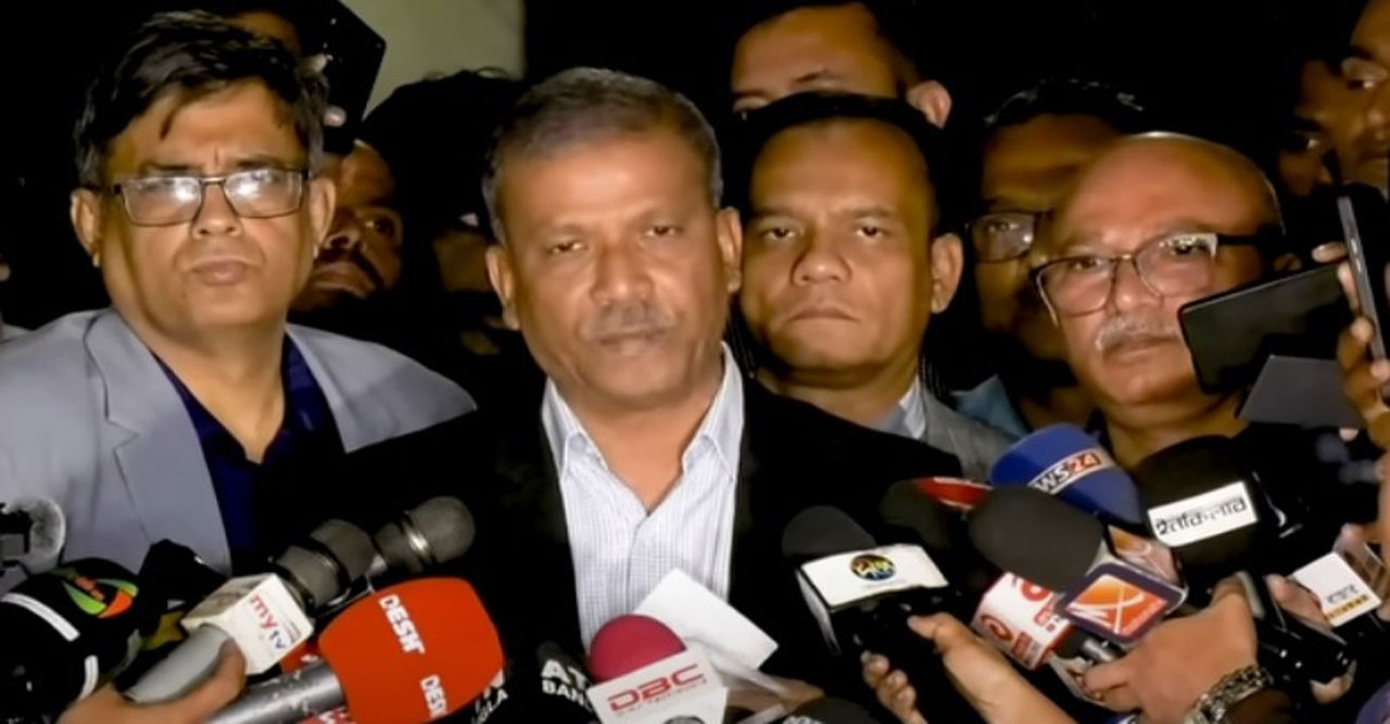 ভারতের সাথে বাংলাদেশের গত ১৫ বছরের সকল চুক্তি বাতিলের দাবি করা হয়েছে : আসিফ নজরুল 