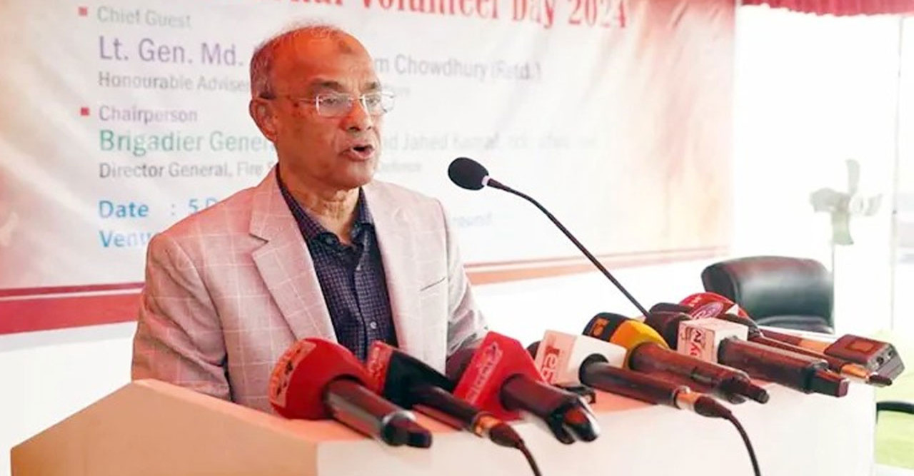 বাংলাদেশের সার্বভৌমত্ব কোনো ধরনের হুমকির মধ্যে নেই: স্বরাষ্ট্র উপদেষ্টা