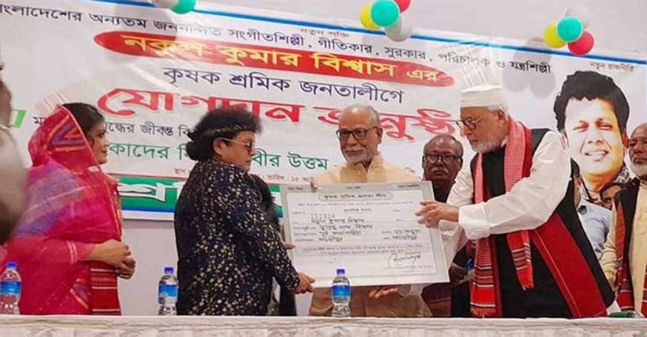রাজনীতিতে যোগ দিলেন নকুল কুমার বিশ্বাস