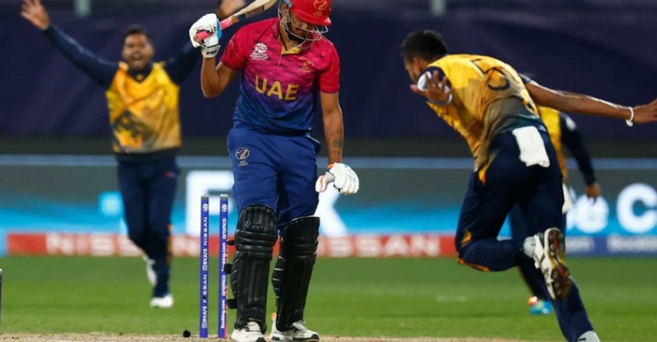 আমিরাতকে হারিয়ে সুপার টুয়েলভের আশা বাঁচিয়ে রাখলো শ্রীলঙ্কা