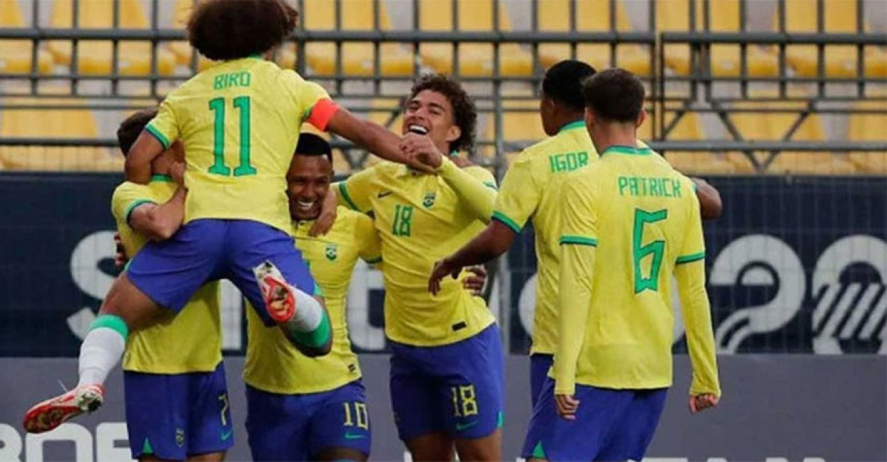 কলম্বিয়াকে ২-০ গোলে হারিয়ে শীর্ষে ব্রাজিল