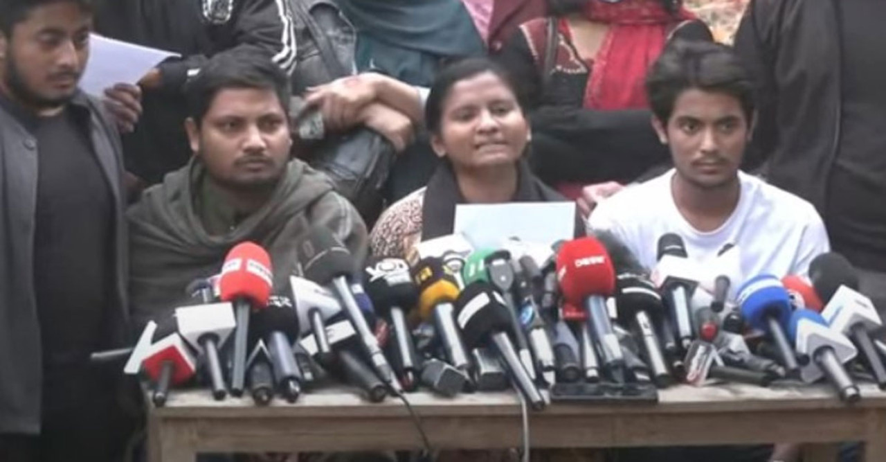 ঢাবি প্রো-ভিসির পদত্যাগসহ ৬ দফা দাবি সাত কলেজের, ৪ ঘণ্টার আল্টিমেটাম  