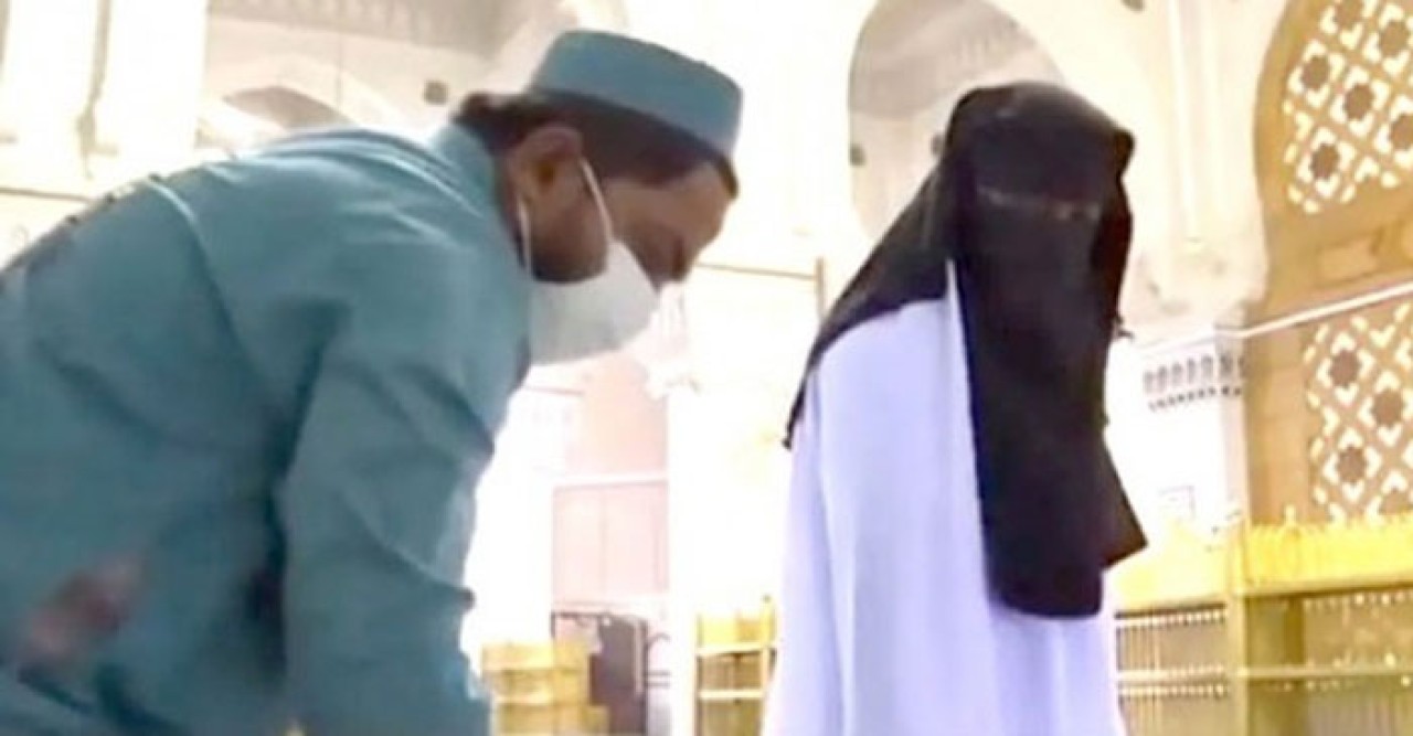 প্রতি সপ্তাহেই ওমরাহ করেন দম্পতি প্রতি সপ্তাহেই ওমরাহ করেন দম্পতি