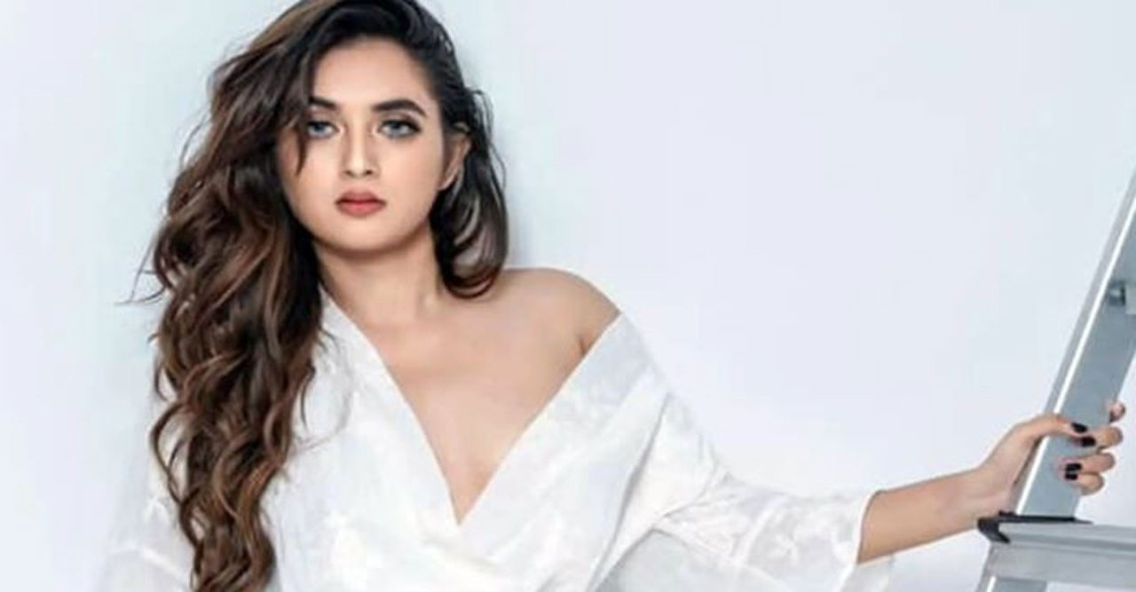 সাহসী চরিত্রে প্রশংসিত তানিয়া বৃষ্টি