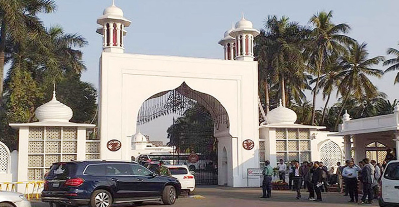 দুই অধ্যাপকসহ ১৩  সদস্যের ছাত্র প্রতিনিধি একটি টিম বঙ্গভবনে