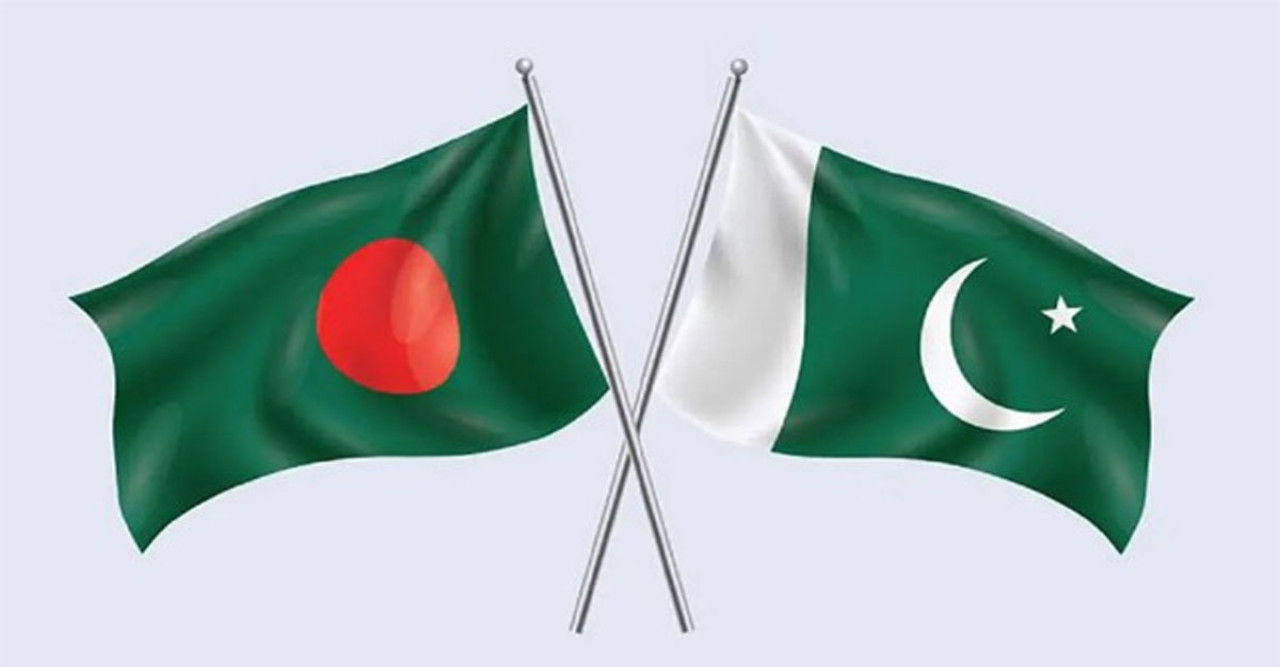 নতুন কূটনৈতিক দিগন্তে বাংলাদেশ-পাকিস্তান সম্পর্ক: শীতলতা কাটিয়ে সহযাত্রার প্রস্তুতি