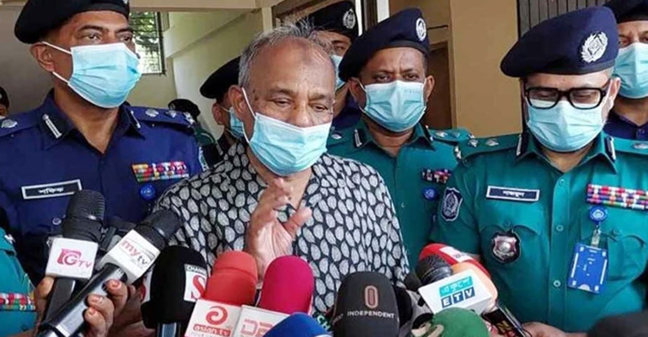 তারেক রহমানের দেশে ফেরার পথে কোনো বাধা নেই: স্বরাষ্ট্র উপদেষ্টা জাহাঙ্গীর আলম