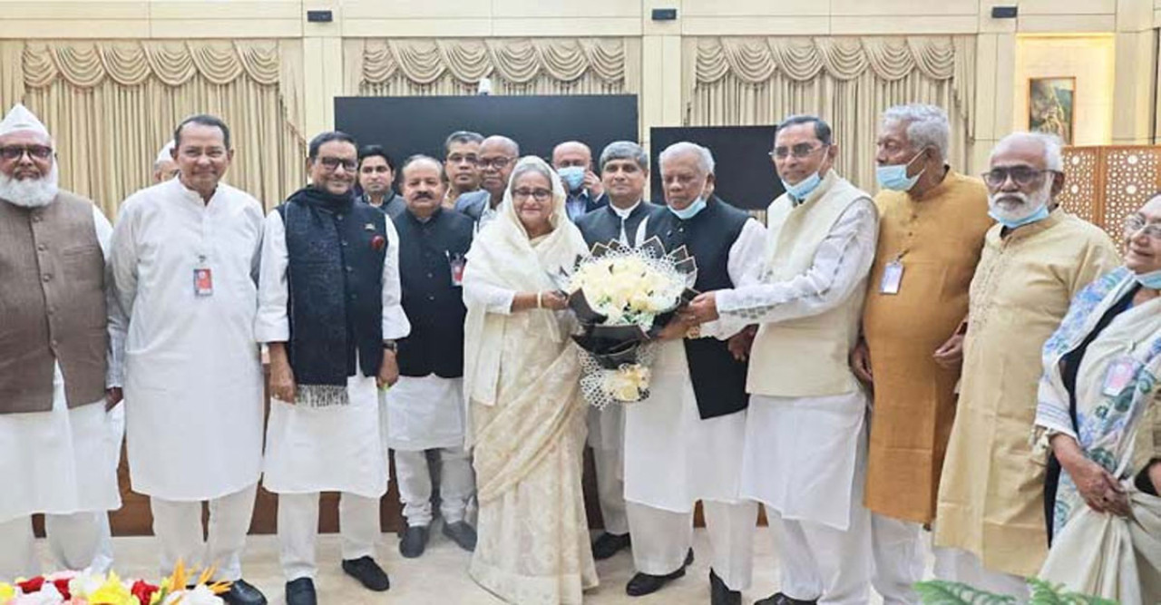 শেখ হাসিনার স্বৈরাচারের দায় নিতে চায় না ১৪ দল