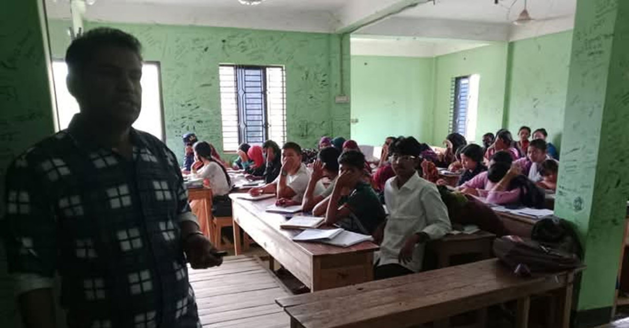 রামগড়ে অবৈধ কোচিং সেন্টারের মালিকদের জরিমানা