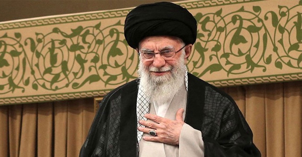 এক শুক্রবারে বদলে গেল খামেনির ভাগ্য: আঘাত, উত্থান ও সংকটের গল্প