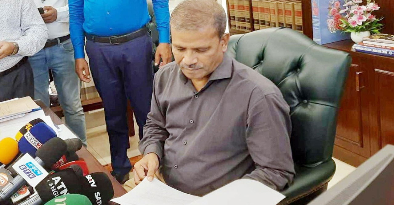 শেখ হাসিনার পদত্যাগ নিয়ে রাষ্ট্রপতির বক্তব্য মিথ্যাচার: আসিফ নজরুল