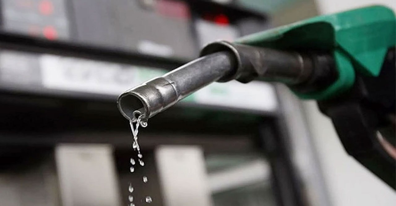 ইরান-ইসরায়েল যুদ্ধবিরতির ঘোষণায় বিশ্ববাজারে তেলের দাম ধস