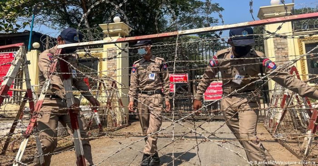 বৌদ্ধ সম্প্রদায়ের নববর্ষ উপলক্ষে ১৬০০ কারাবন্দিকে মুক্তি দিচ্ছে মিয়ানমার জান্তা