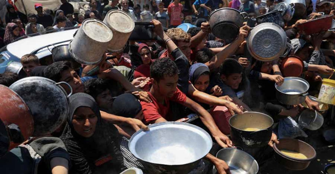 Hunger and Suffering Grow in Gaza as Doctors and Nurses Collapse from Weakness Despite Aid Drops