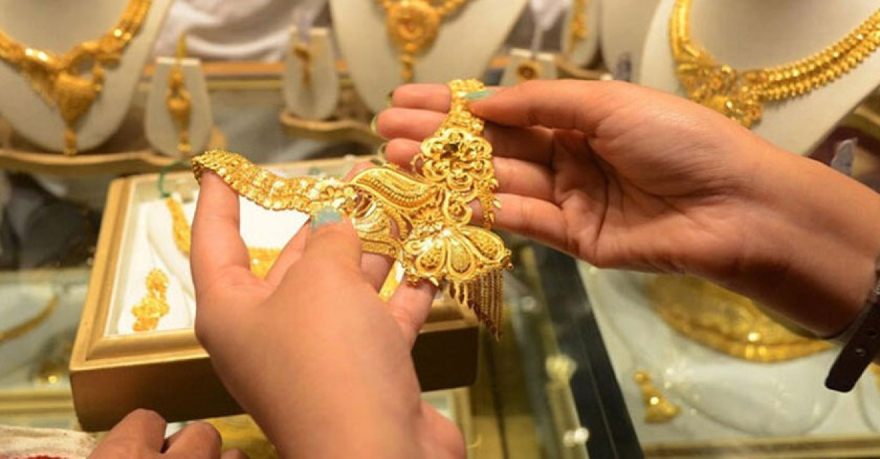 সোনার দাম ভরি প্রতি কমল ১২৯৫ টাকা