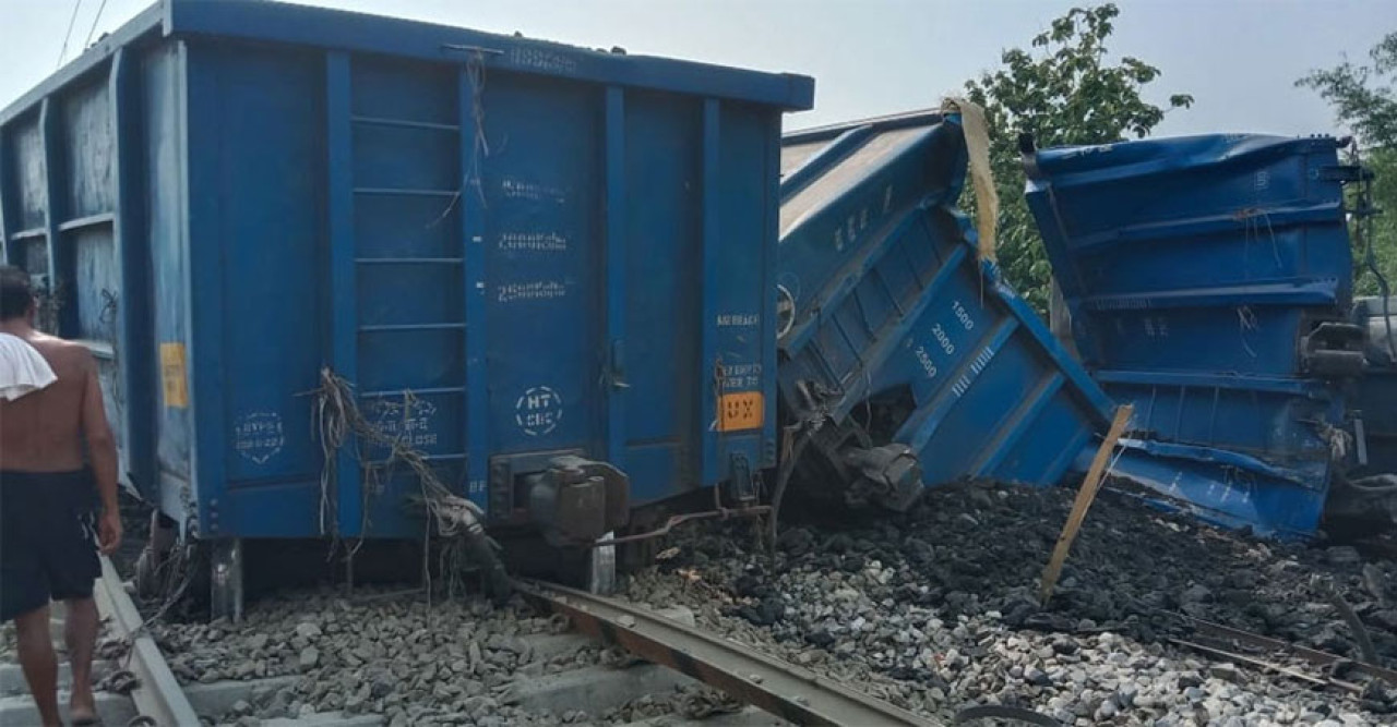 আসামে পণ্যবাহী ট্রেন লাইনচ্যুত