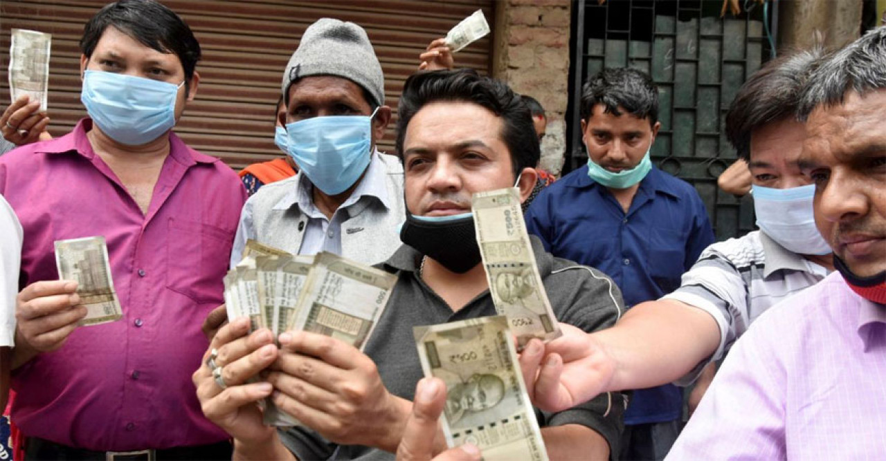 ৫০০ টাকার নোটও কি তুলে নেওয়া হবে? ১০০০ টাকার নোট সত্যিই কি আসছে বাজারে?