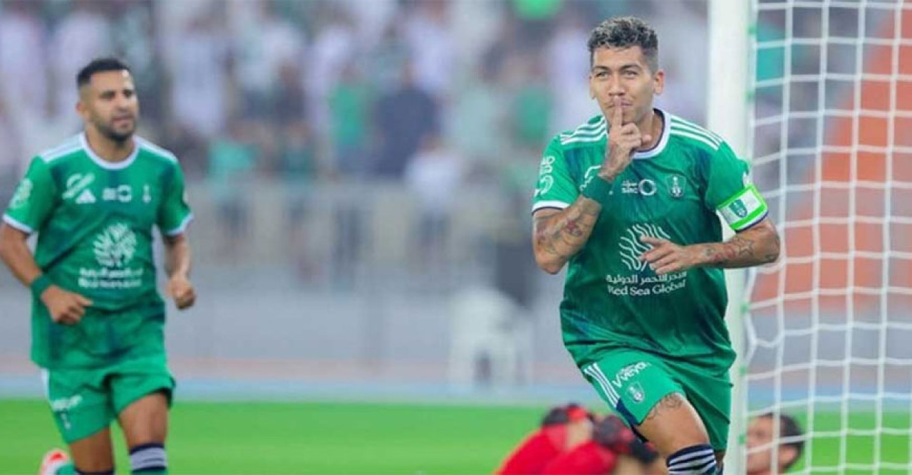 সৌদি লিগে হ্যাটট্রিক করে অভিষেক ম্যাচ রাঙালেন ফিরমিনো