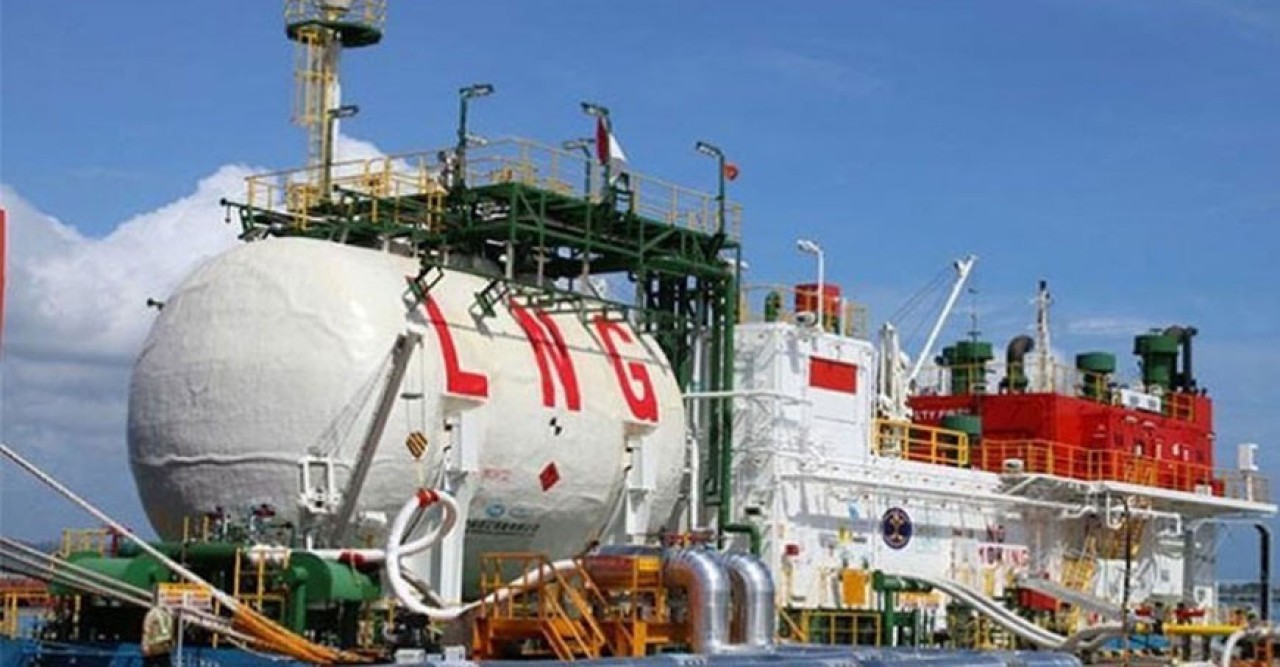জ্বালানী সংকট কাটাতে এলএনজির চুক্তি করছে সরকার