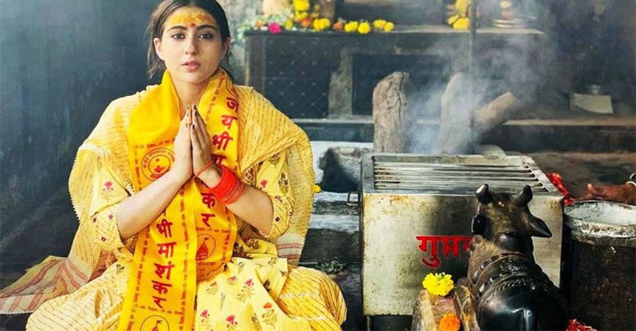 কটাক্ষের মুখে সাইফ-কন্যা