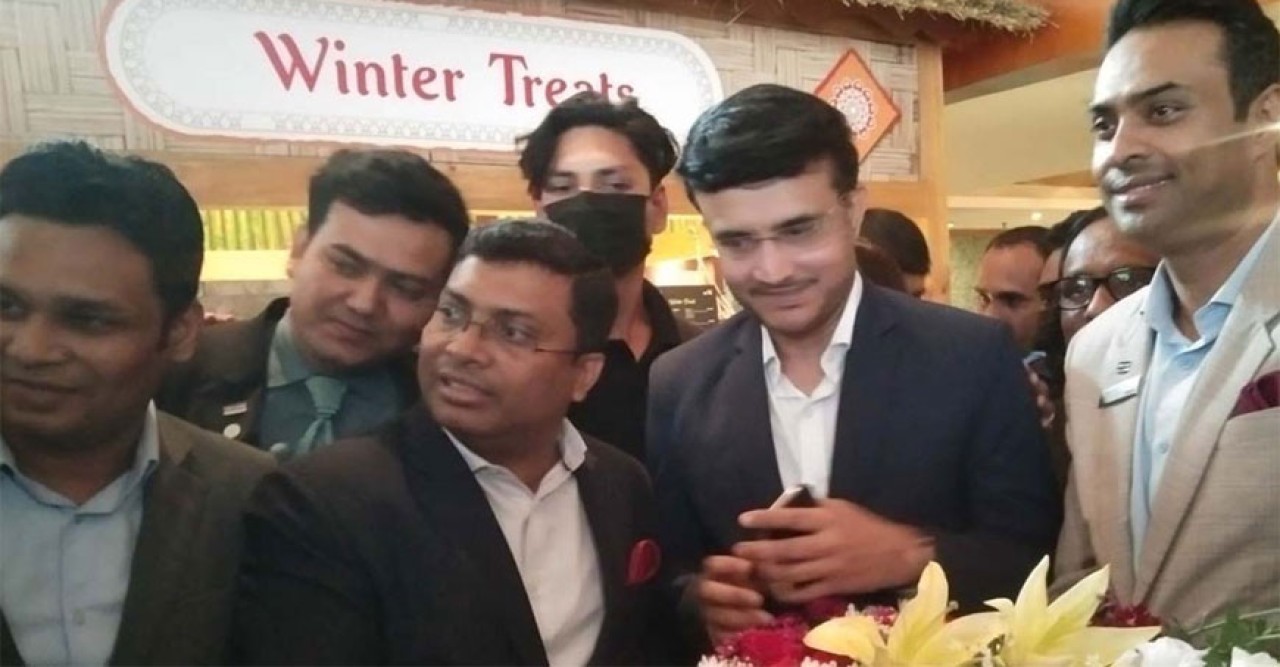 ফ্লাইওভার আর গুলশানের আভিজাত্য দেখে মুগ্ধ সৌরভ ফ্লাইওভার আর গুলশানের আভিজাত্য দেখে মুগ্ধ সৌরভ