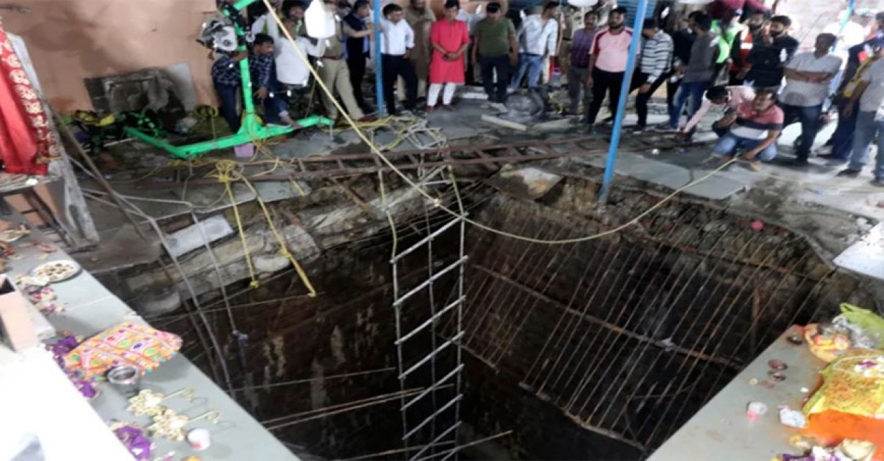 ভারতে মন্দিরের কুপ বিধ্বস্তে মৃতের সংখ্যা ৩৫
