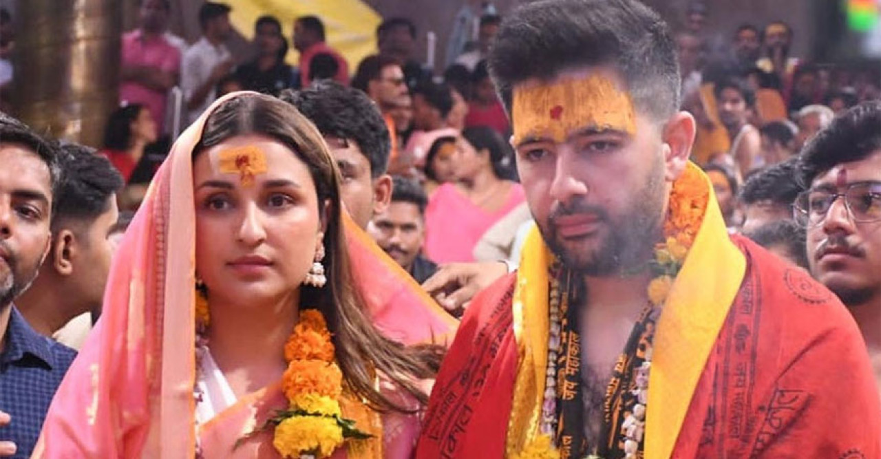 মন্দিরে জুতা পায়ে প্রবেশ, তোপের মুখে রাঘব-পরিণীতি