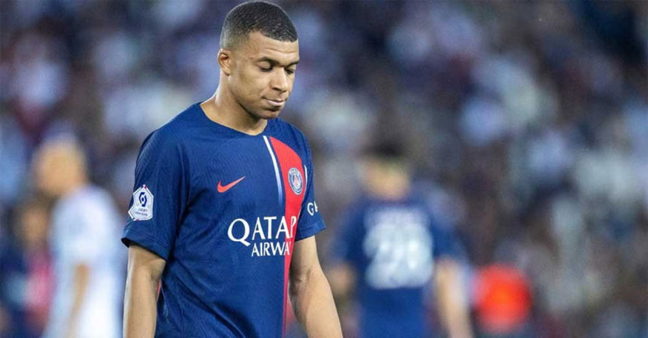 চলতি মৌসুমে রিয়ালে যাওয়া হচ্ছে না এমবাপ্পের