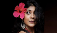 মিউজিক ভিডিওতে তোরসা 
