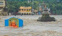 ভারতের বিভিন্ন রাজ্যে অবিরাম বৃষ্টি, গুজরাটে মৃত ৬৫