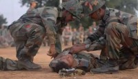 জম্মু-কাশ্মীরে অজ্ঞাত গেরিলা হামলায় আধাসামরিক বাহিনীর কর্মকর্তা নিহত