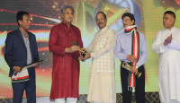 প্রথমবার পুরস্কার দিল চলচ্চিত্র পরিচালক সমিতি