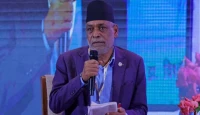নেপালে জেন জি আন্দোলন উত্তাল: মন্ত্রী ও বিরোধীদলীয় নেতাদের বাড়িতে আগুন-হামলা!