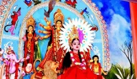 মহাঅষ্টমীতে কলকাতায় ভক্তদের ঢল, কুমারী পূজায় চোখ ধাঁধাচ্ছে ঐতিহ্য ও আধ্যাত্মিক মাহাত্ম্য