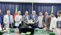 ধন্যবাদ বিসিবি! ঢাকা বিশ্ববিদ্যালয়ের মাঠ সংস্কারে ২ কোটি টাকার চেক হাতে ডাকসু-প্রশাসন