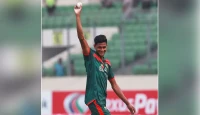 নাহিদ রানাকে ঘিরে প্রশংসায় ভাসছেন সিমন্স–ওয়াল্টার, বাংলাদেশ পেসারকে ‘ট্রাম্প কার্ড’ বলছেন কোচ