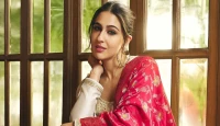 সঞ্চালকের কুরুচিপূর্ণ ‘রসিকতায়’ অস্বস্তিতে সারা আলি খান! ভক্তরা ক্ষোভে ফুঁসছে