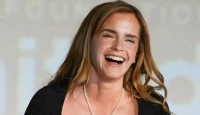 Emma Watson’s Rare Public Appearance Takes an Unexpected Turn Involving a Bird