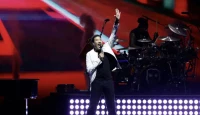 Lionel Richie's Tour Opener Cut Short After Onstage Health Scare