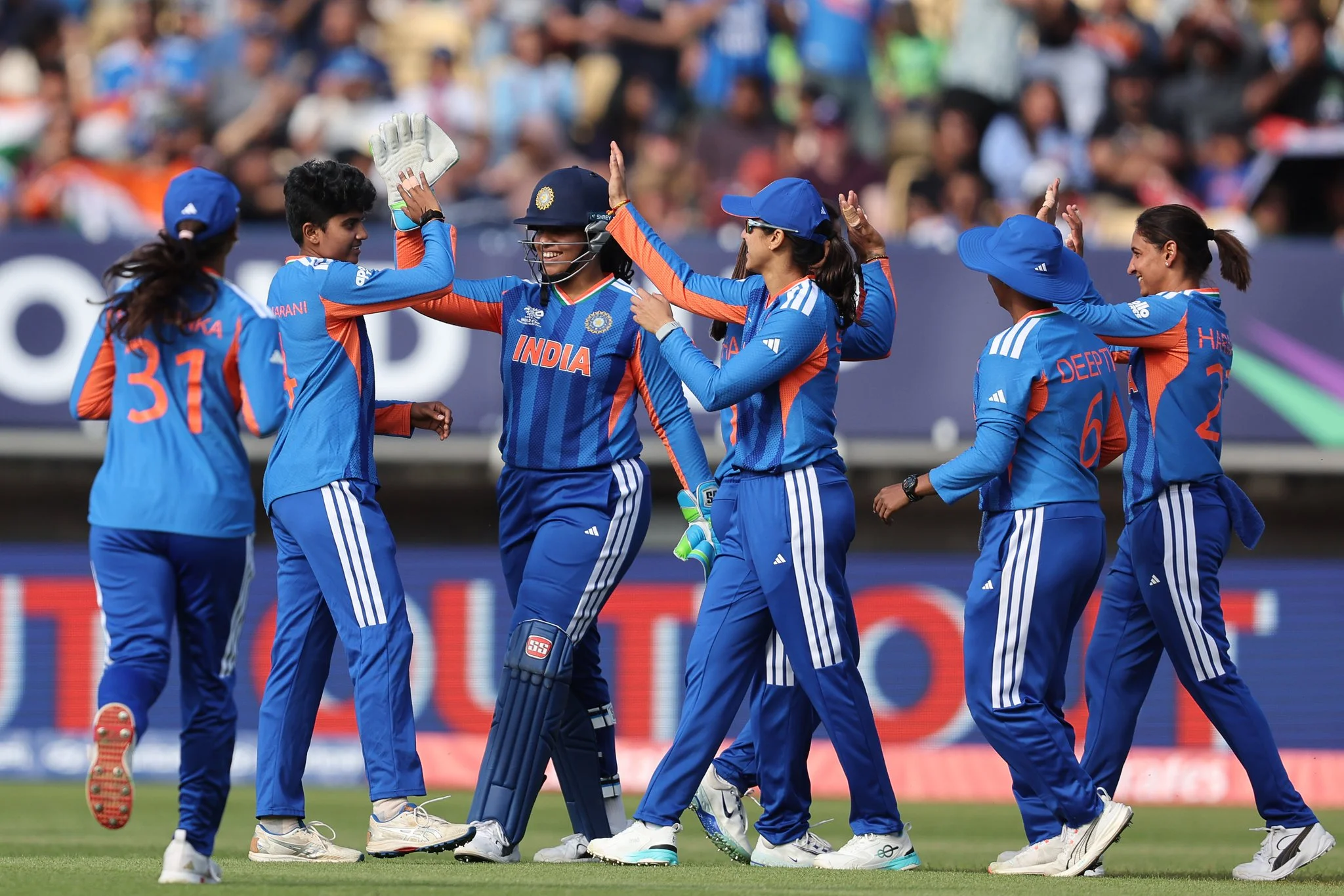 এজবাস্টনে পাকিস্তানকে পাশ কাটিয়ে ইন্ডিয়া ক্রুজ হিসেবে সমুদ্রের নীল গর্জন করছে