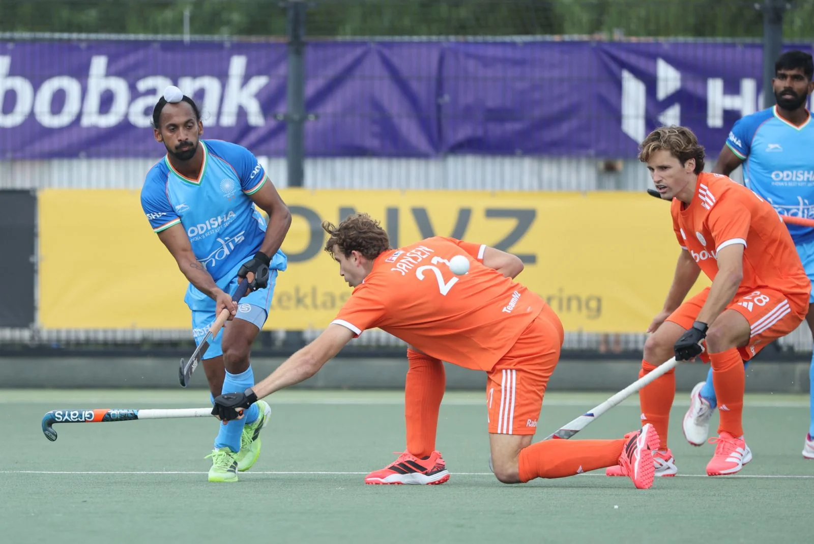 FIH প্রো লীগে নেদারল্যান্ডসের কাছে ভারত ২-৩ হারে; উপস্থিতি রেকর্ডের সমান মানপ্রীত