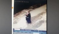 পাকিস্তানে বোরখা পরা নাবালিকাকে প্রকাশ্যে যৌন হেনস্তা, ভাইরাল CCTV ফুটেজ