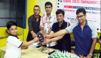 স্কুল দাবা টুর্নামেন্টে মুগ্ধ অপরাজিত চ্যাম্পিয়ন 