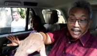 পলাতক গোতাবায়ার নাটকীয় প্রত্যাবর্তন, দেশে ফিরলেন শ্রীলঙ্কার প্রাক্তন প্রেসিডেন্ট
