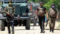 গাছ থেকে ঝুলন্ত বিজেপি নেতার দেহ ঘিরে চাঞ্চল্য কাশ্মীরে, খুন বলেই দাবি পরিবারের
