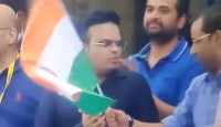 জিতল ভারত, জাতীয় পতাকা হাতেই নিলেন না জয় শাহ! ভিডিও বিতর্কে টুইট অভিষেকের