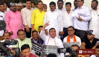 পুলিশমন্ত্রীর বিবৃতি চেয়ে বিধানসভায় বিক্ষোভ বিজেপির, বাইরে চোর স্লোগান তুললেন শুভেন্দু