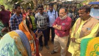 দীর্ঘদিন বেহাল রাস্তা, ভোগান্তির কথা শুনে স্থানীয় তৃণমূল নেতাকে ধমক ‘দিদির দূত’ কুণালের