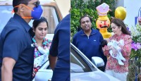 যমজ সন্তান কোলে দেশে ফিরলেন ইশা, নাতি-নাতনির কল্যাণে ৩০০ কেজি সোনা দান আম্বানির!